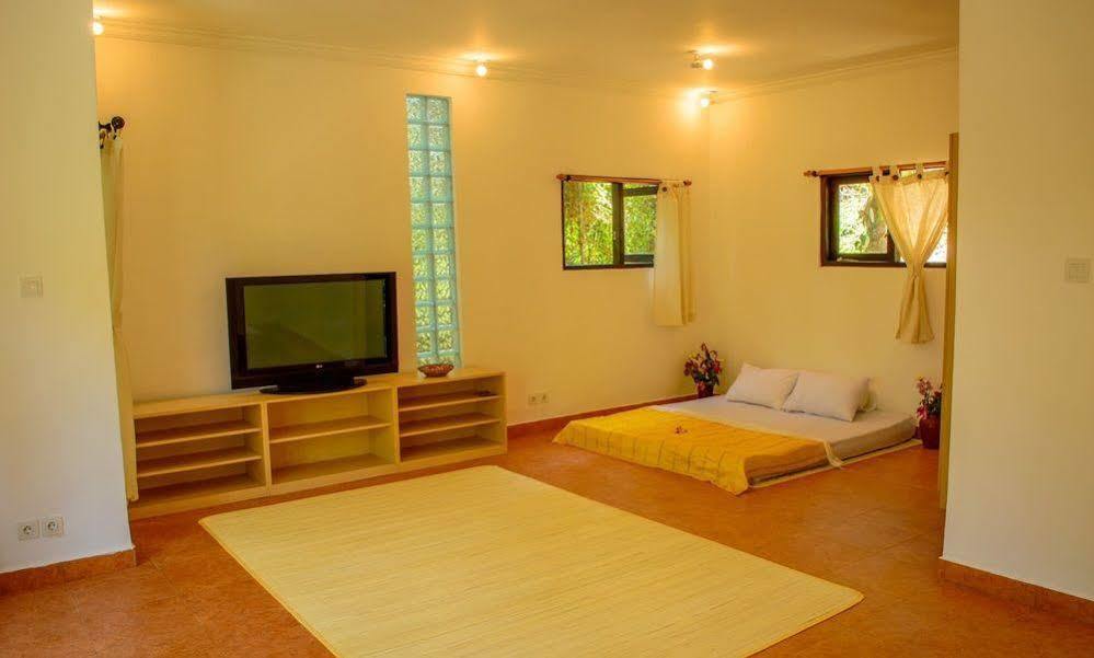 Shanti Toya Ashram Mambal Luaran gambar