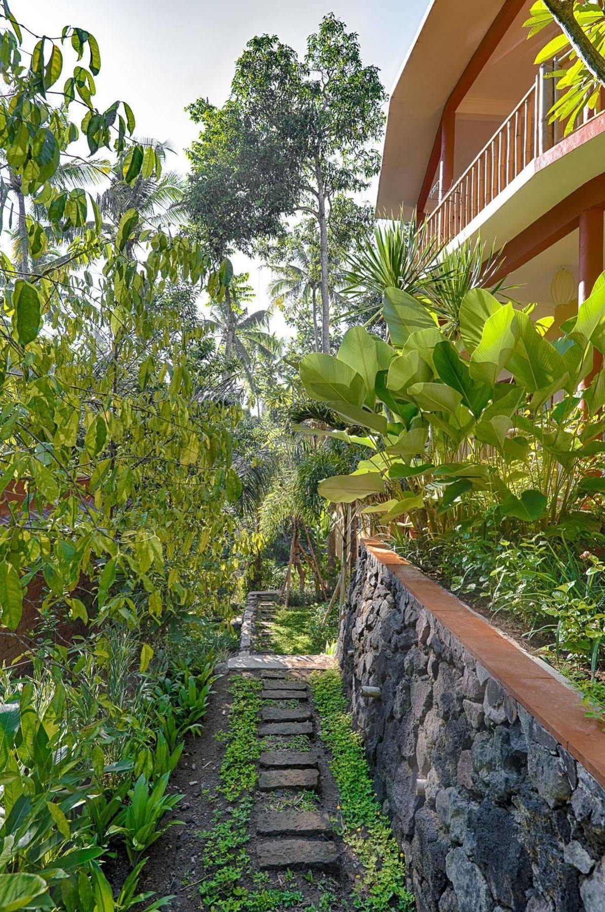 Shanti Toya Ashram Mambal Luaran gambar
